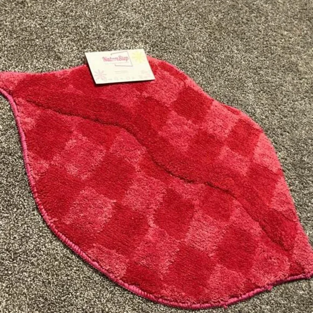 Novelty Lip Rug